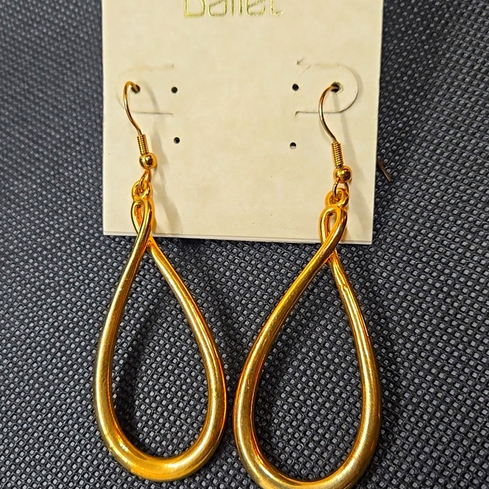 Ballet Gold Twisted Hoop Earrings